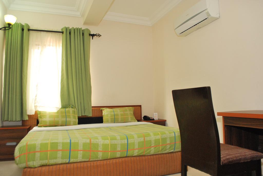 Knightsbridge Hotel Ikeja Exterior foto