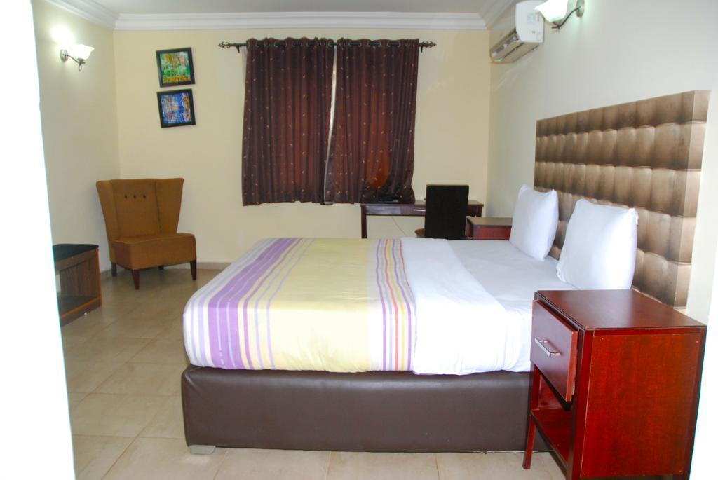 Knightsbridge Hotel Ikeja Exterior foto