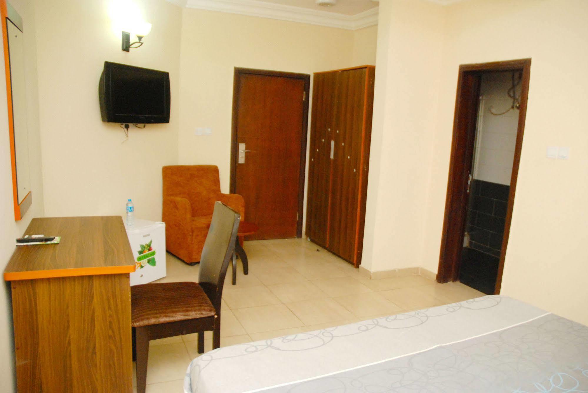 Knightsbridge Hotel Ikeja Exterior foto