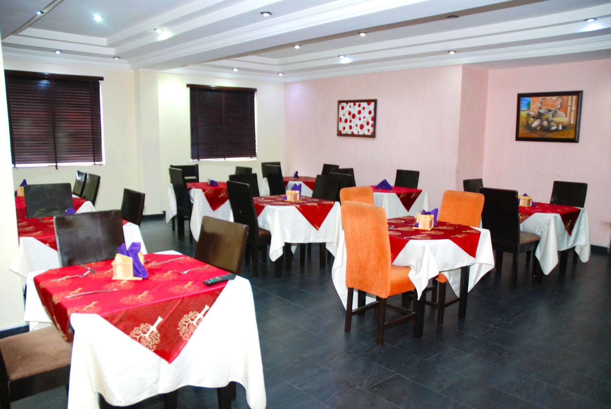 Knightsbridge Hotel Ikeja Exterior foto